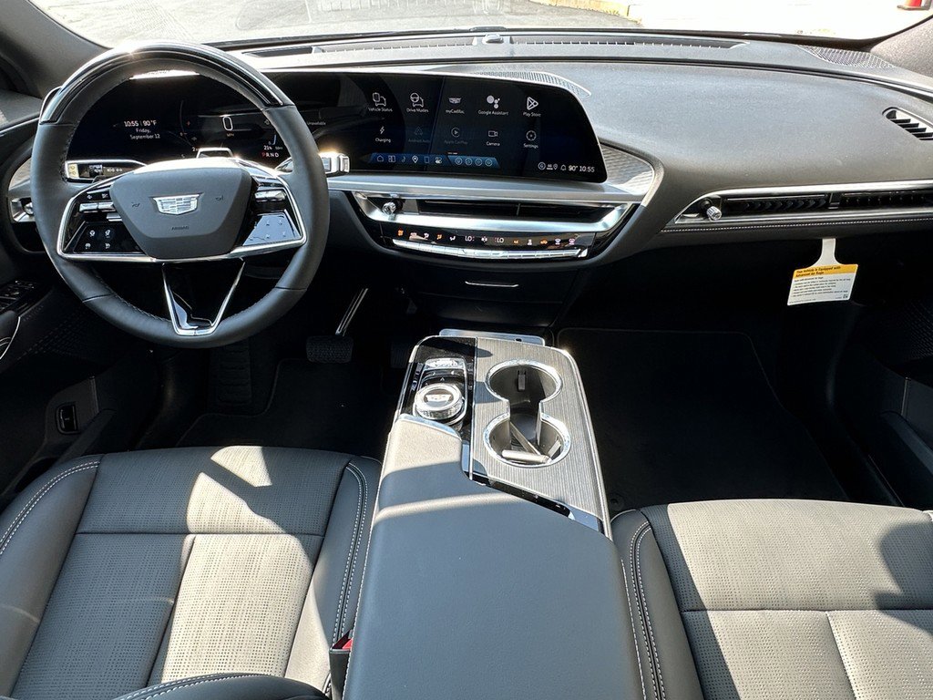 New 2026 Cadillac Lyriq Luxury image 8