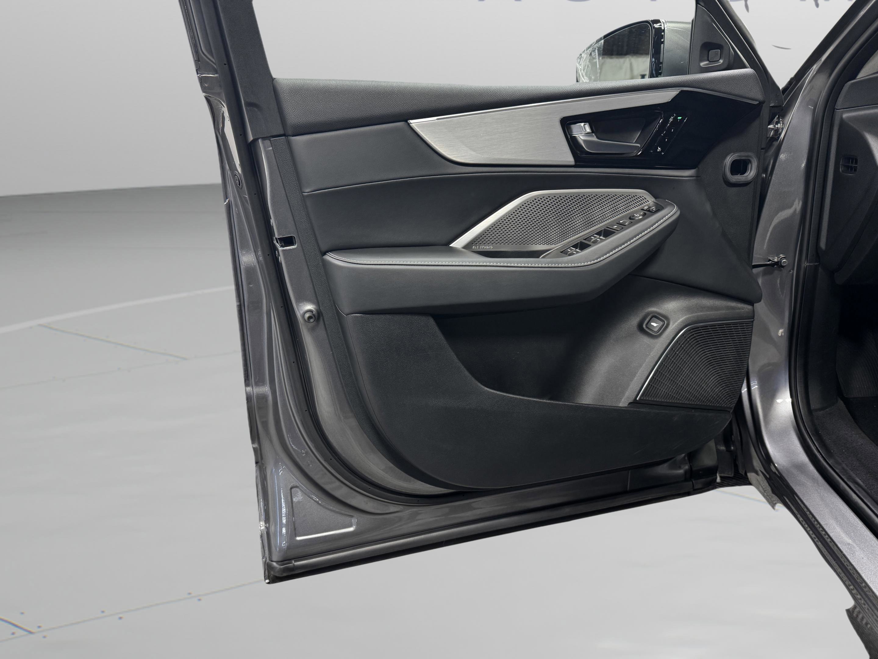 Used 2024 Acura MDX FWD w/ Technology Package image 25