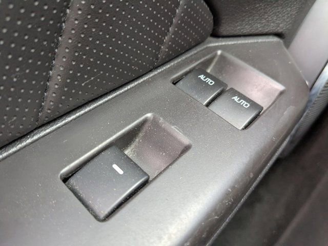 Used 2010 Ford Mustang Convertible image 19