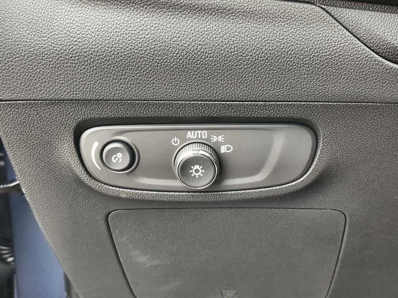 New 2026 Buick Encore GX Sport Touring w/ Experience Buick Package image 17