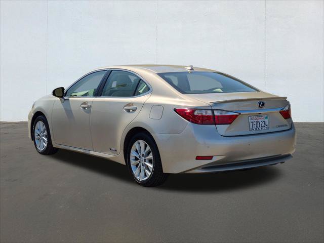 Used 2013 Lexus ES 300h w/ Luxury Pkg FWD image 3