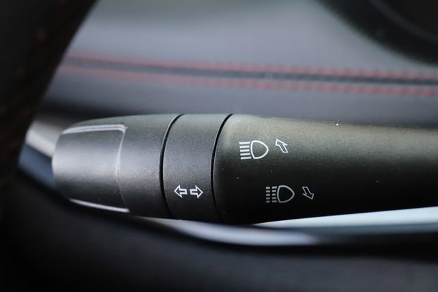 Used 2025 Jeep Compass Trailhawk AWD/4WD image 36