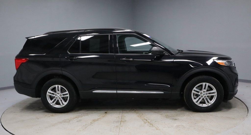 Certified 2023 Ford Explorer XLT image 12