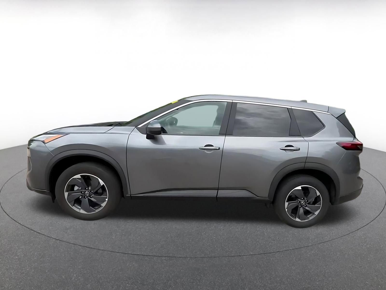 Used 2025 Nissan Rogue SV FWD image 9