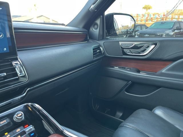 Used 2022 Lincoln Navigator Reserve AWD/4WD image 28