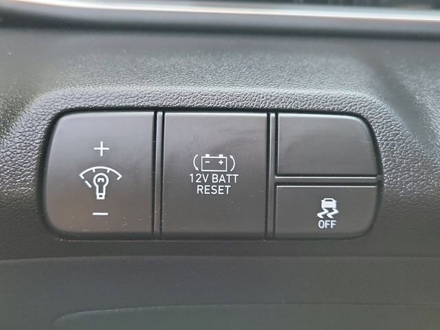 Certified 2025 Hyundai Elantra Blue image 16