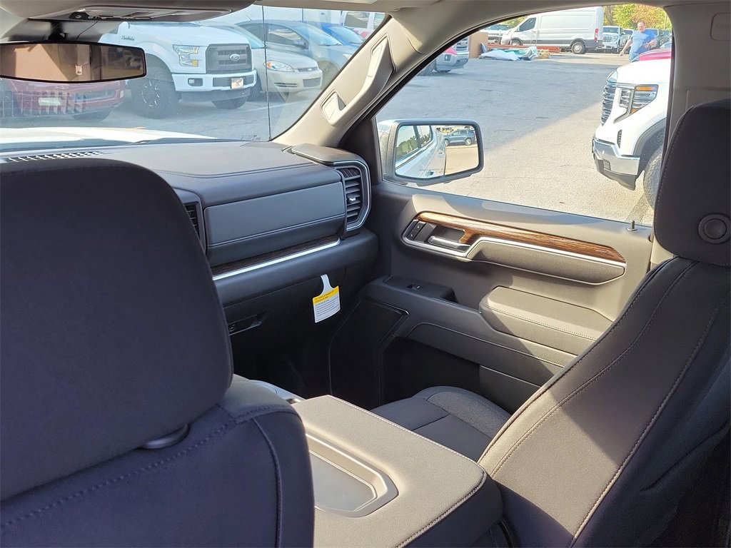 New 2026 GMC Sierra 1500 SLE w/ Preferred Package image 15