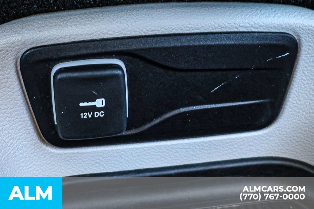 Used 2024 Chrysler Pacifica Touring-L FWD image 45