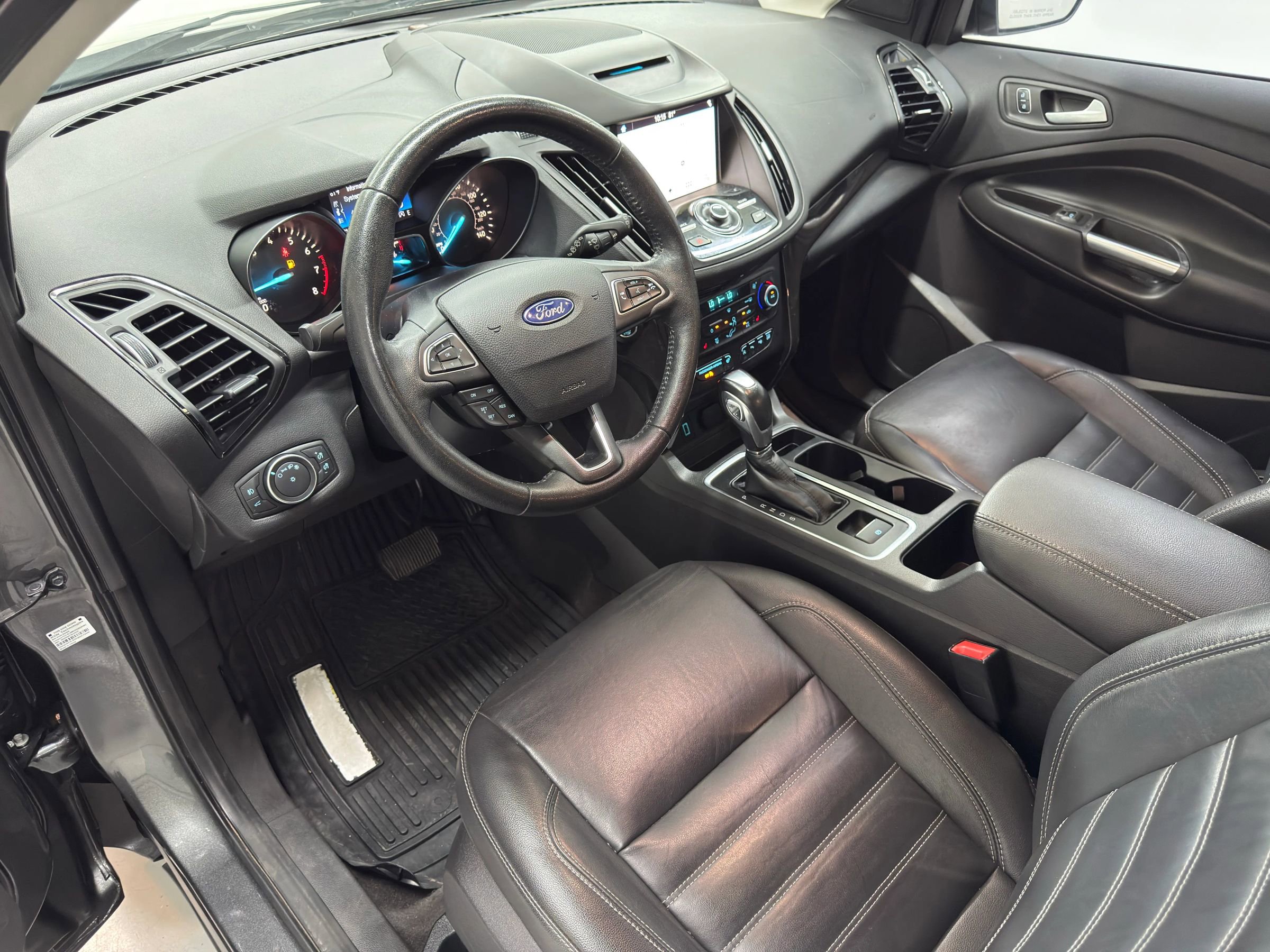 Used 2018 Ford Escape Titanium image 17