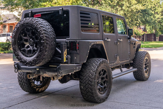 Used 2017 Jeep Wrangler Unlimited Rubicon w/ Connectivity Group AWD/4WD image 8