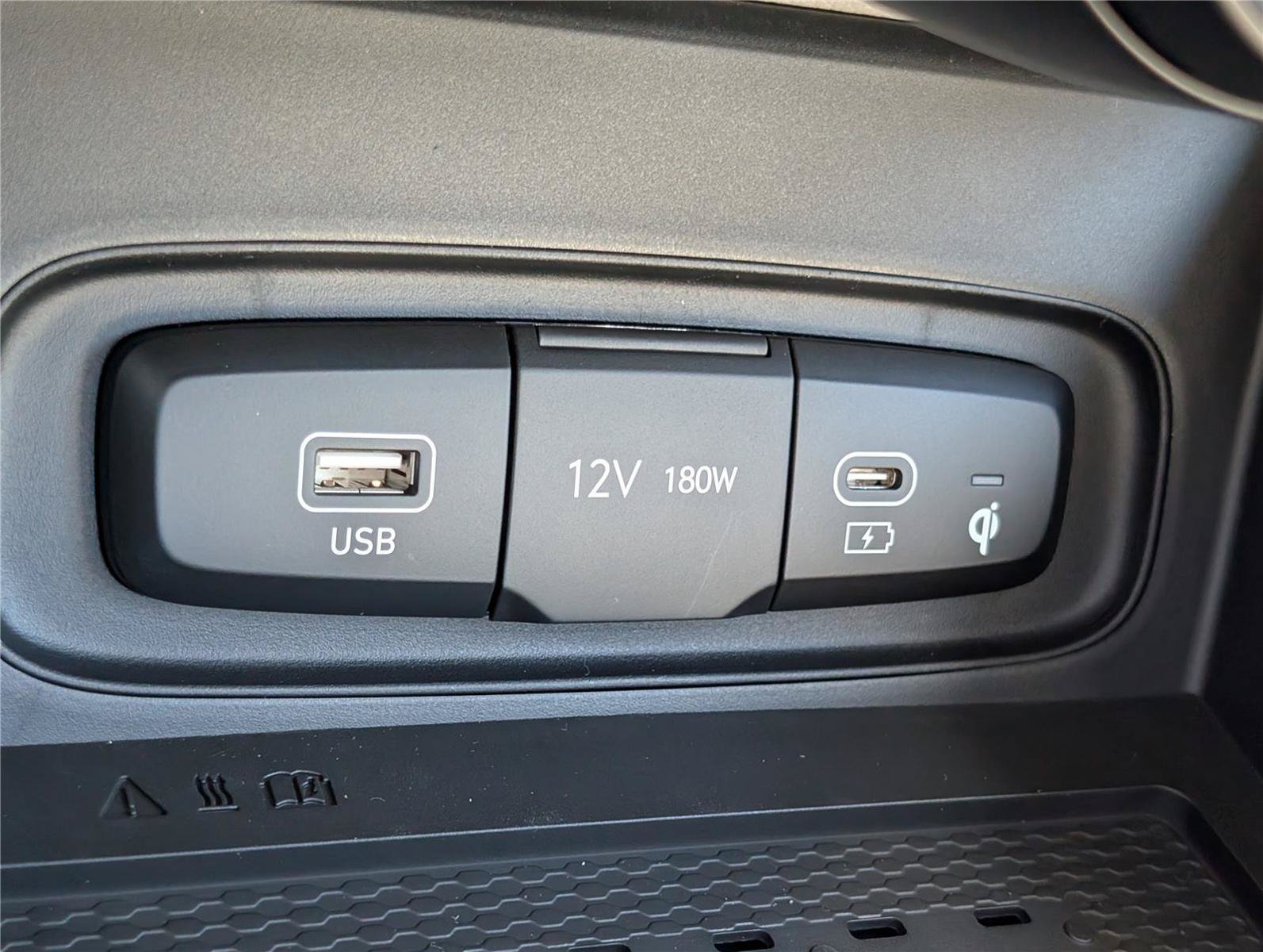 New 2026 Hyundai Venue SEL FWD image 21