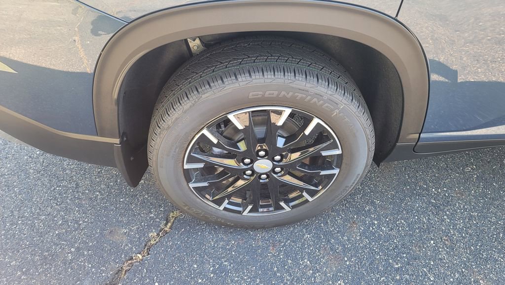 New 2026 Chevrolet Traverse LT w/ Sun and Wheel Package image 13