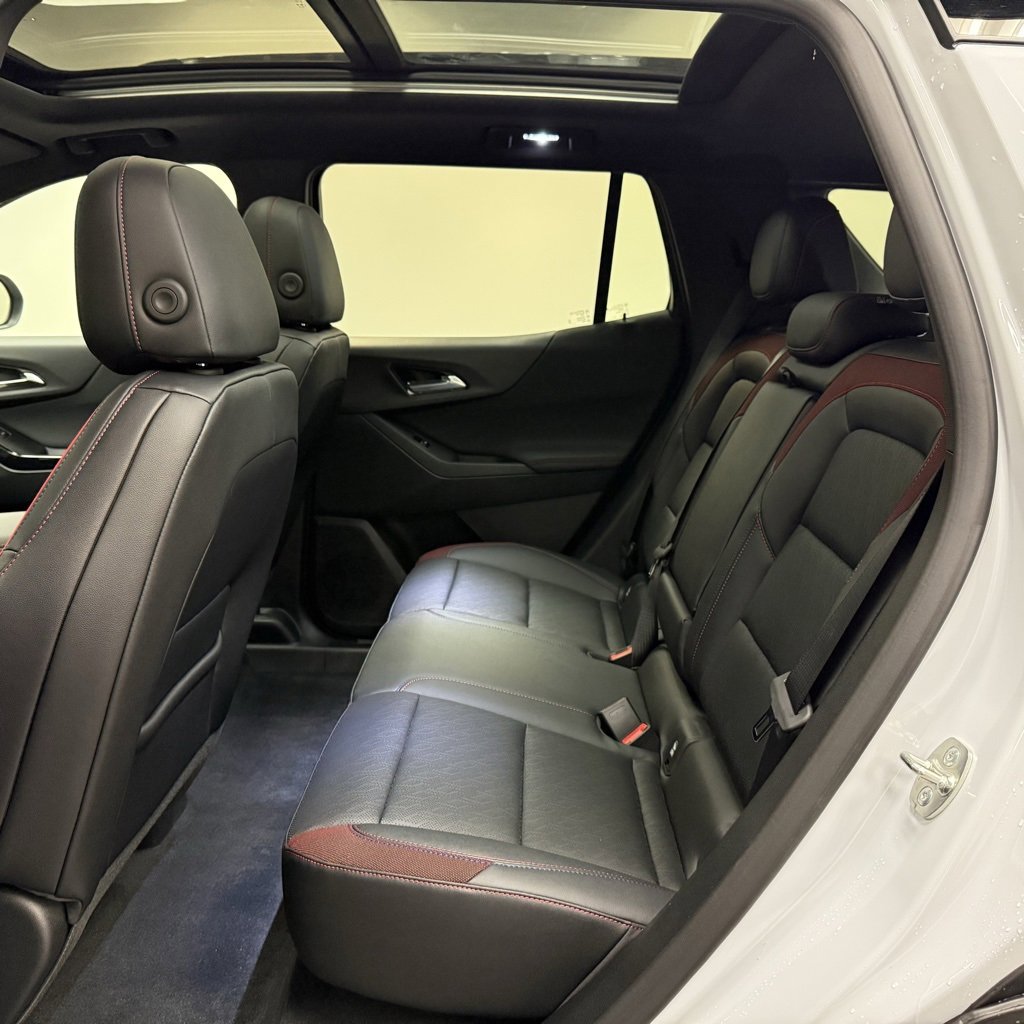 New 2026 Chevrolet Equinox RS w/ Convenience Package III FWD image 21
