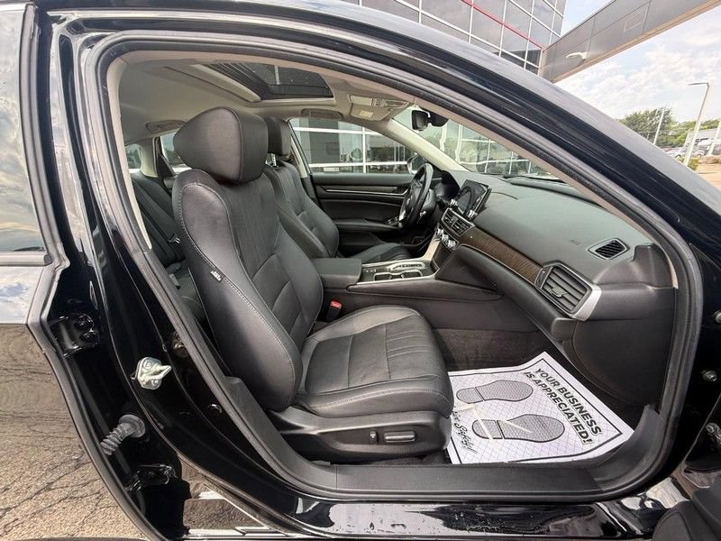 Used 2020 Honda Accord Touring image 10