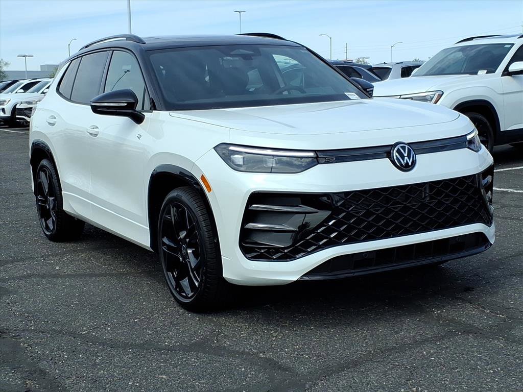 New 2026 Volkswagen Tiguan SE R-Line image 1