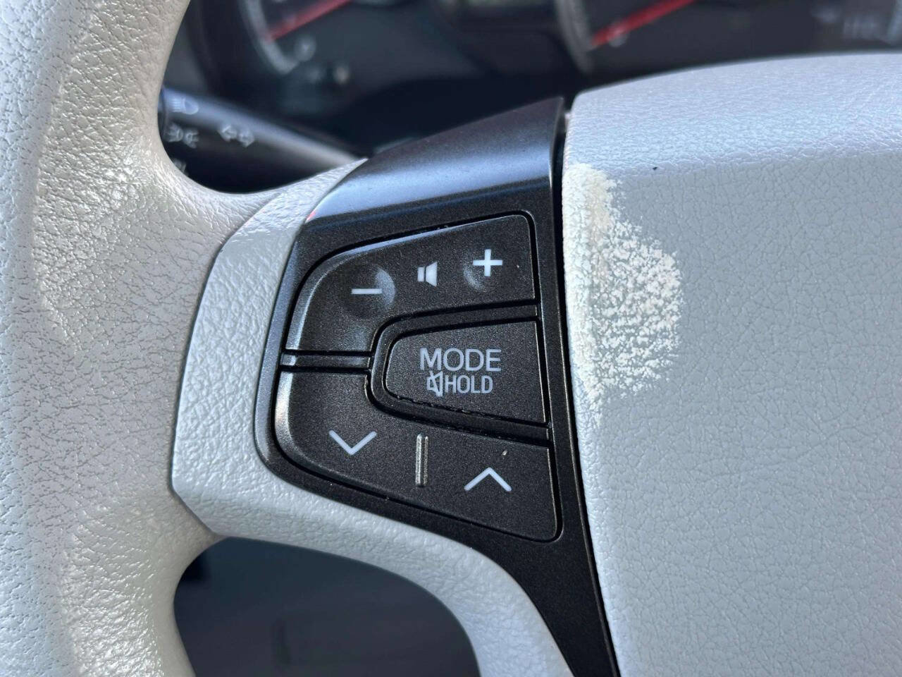 Used 2011 Toyota Sienna LE FWD image 29