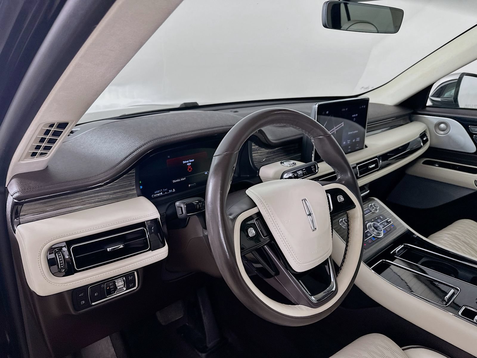 Used 2020 Lincoln Aviator Black Label Grand Touring w/ Class IV Trailer Tow Package AWD/4WD image 32
