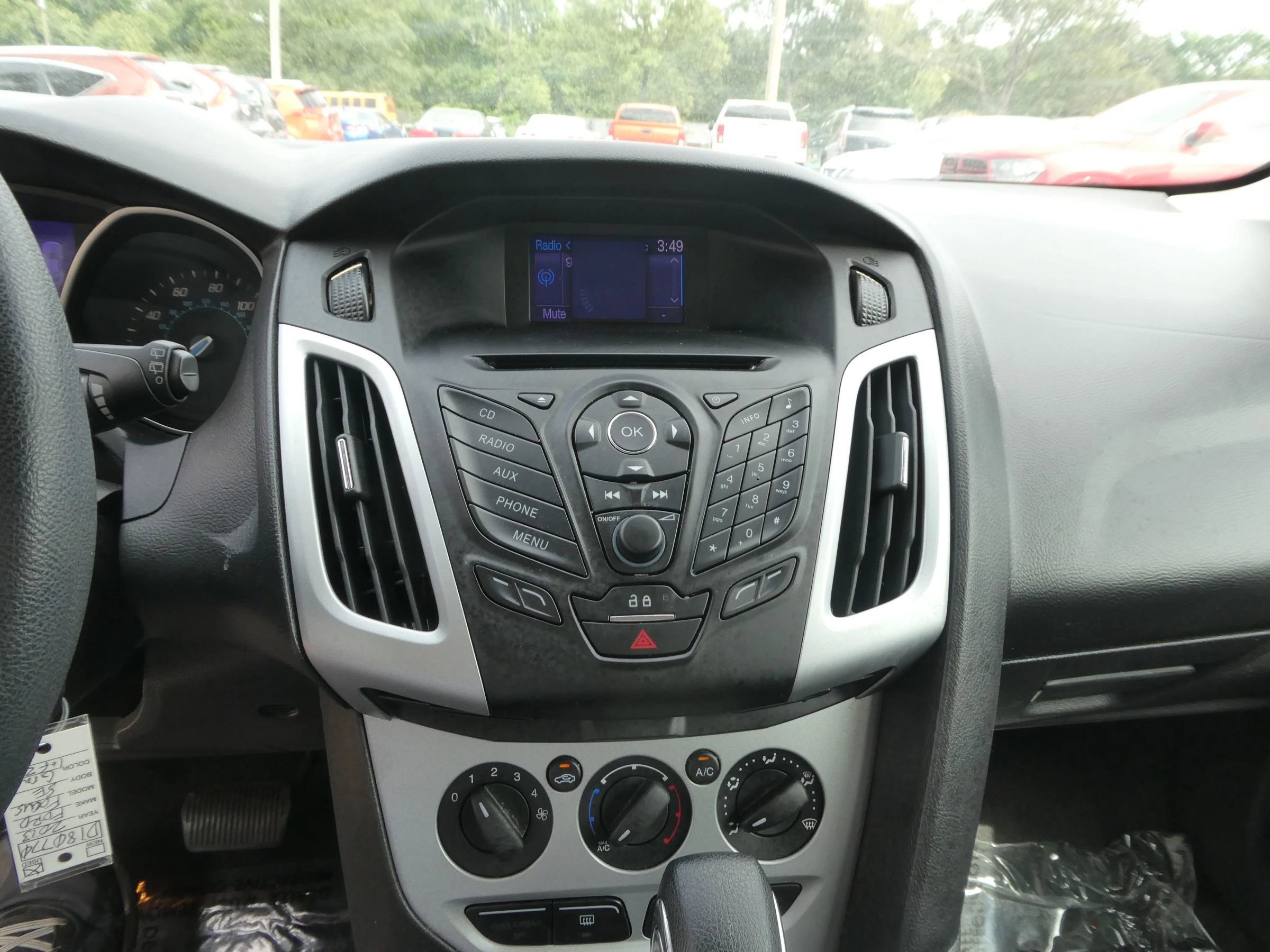 Used 2013 Ford Focus SE FWD image 19