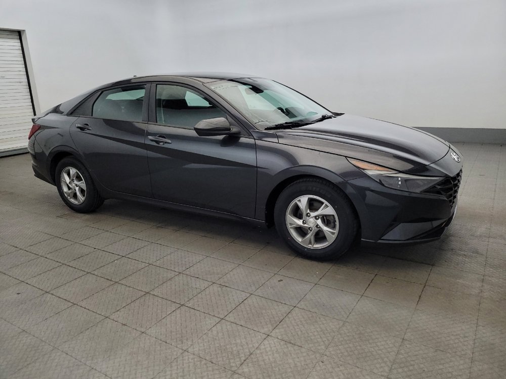 Used 2021 Hyundai Elantra SE FWD image 11