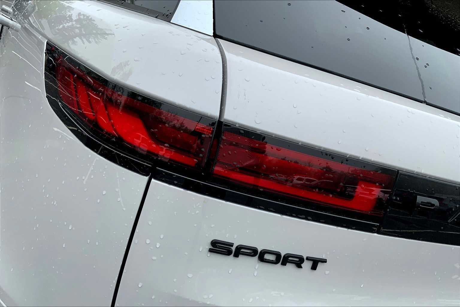 Used 2025 Land Rover Range Rover Sport Autobiography image 5