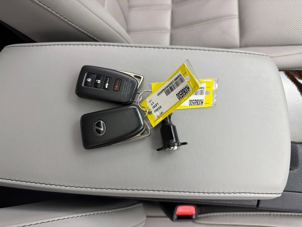 Used 2017 Lexus ES 350 w/ Luxury Package FWD image 34