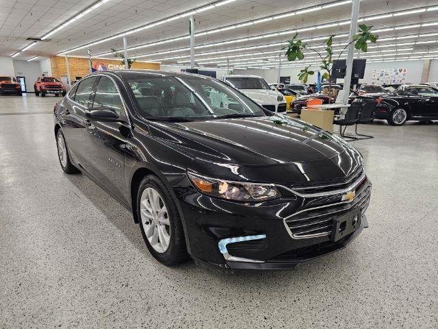 Used 2017 Chevrolet Malibu Hybrid w/ Leather Package FWD image 3