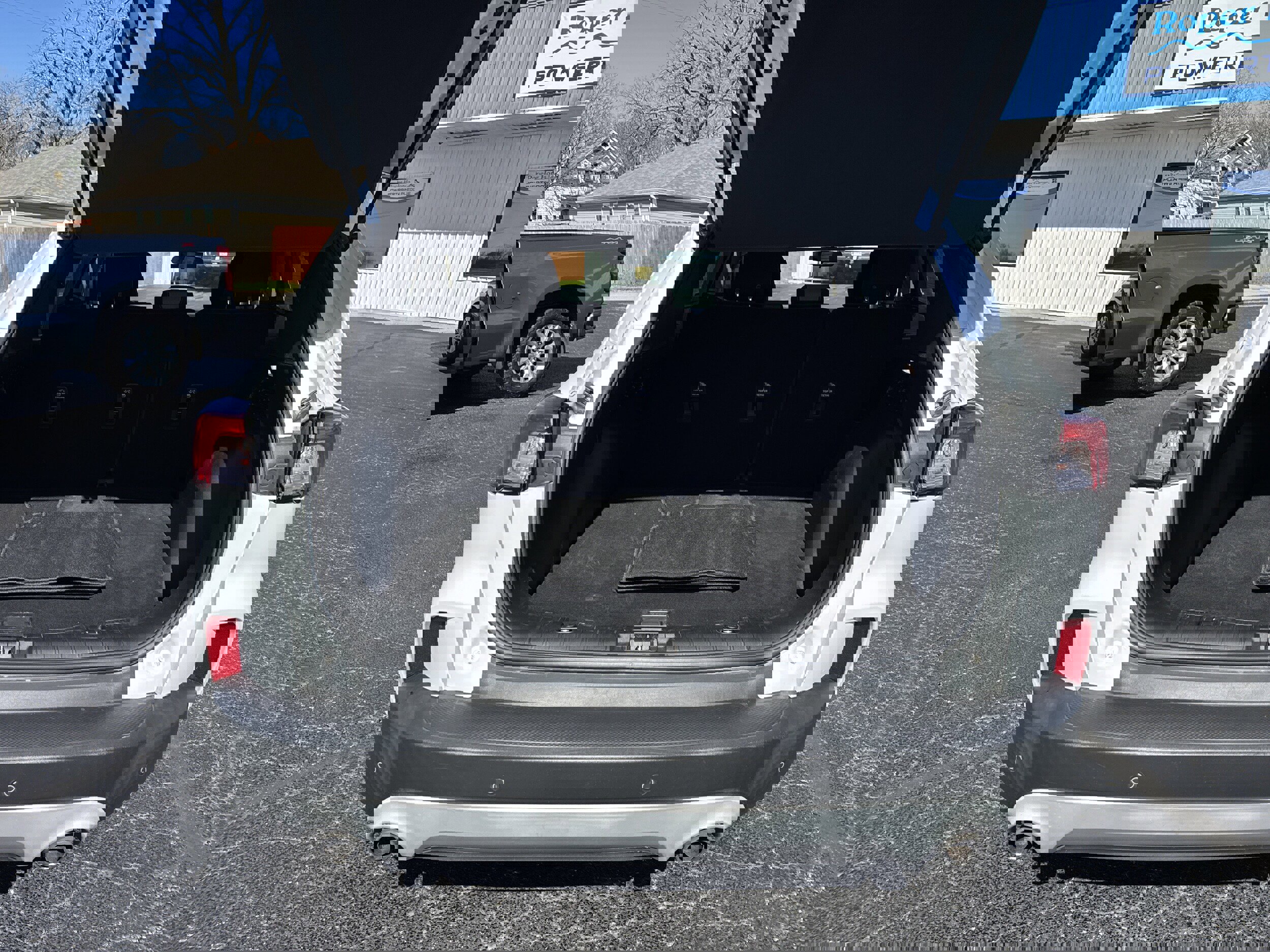 Used 2020 Ford Escape SE image 10