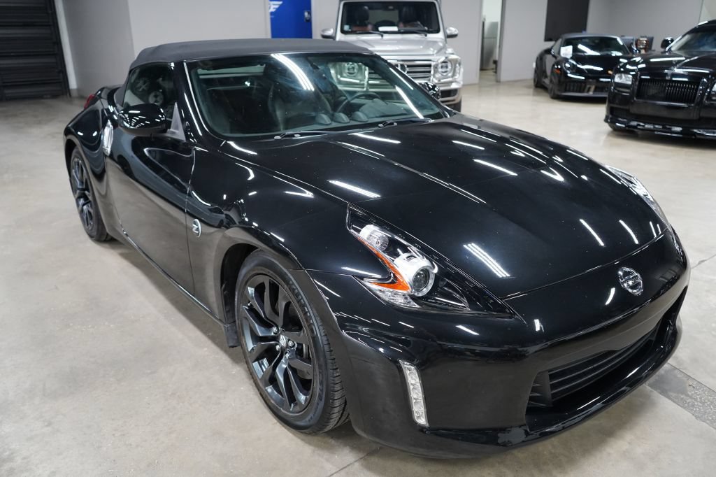 Used 2019 Nissan 370Z Touring RWD image 7