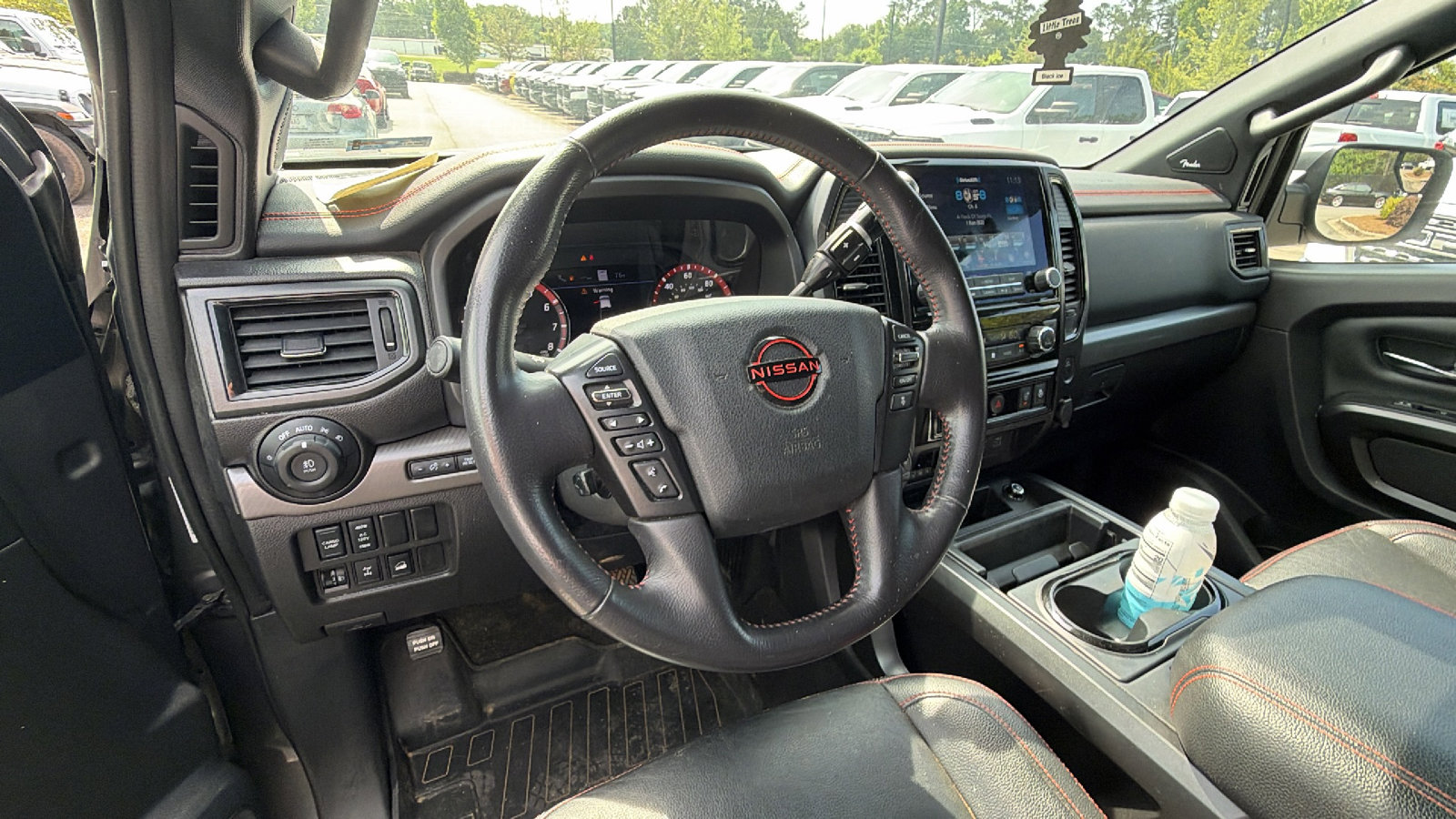 Used 2024 Nissan Titan PRO-4X w/ Pro-4x Convenience Package AWD/4WD image 25