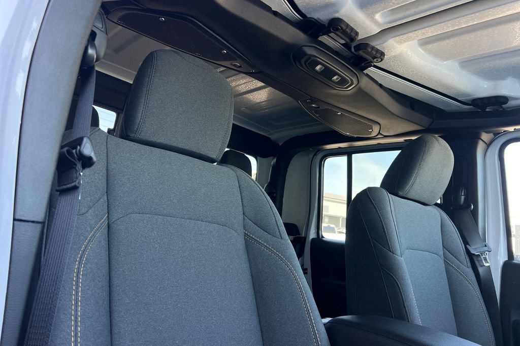 New 2026 Jeep Gladiator Sport AWD/4WD image 16