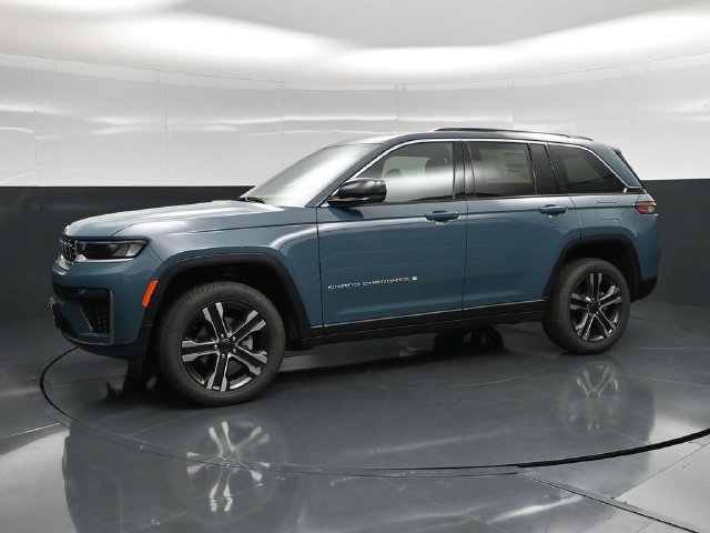 New 2027 Jeep Grand Cherokee Limited w/ Trailer Tow Package AWD/4WD image 7