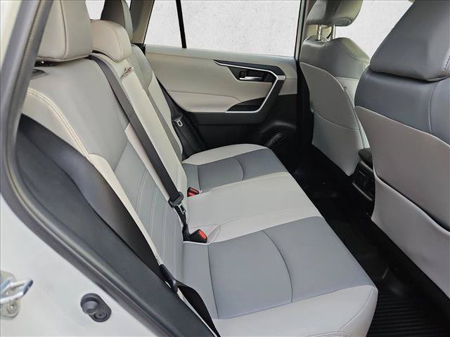 Used 2022 Toyota RAV4 XLE Premium AWD/4WD image 17