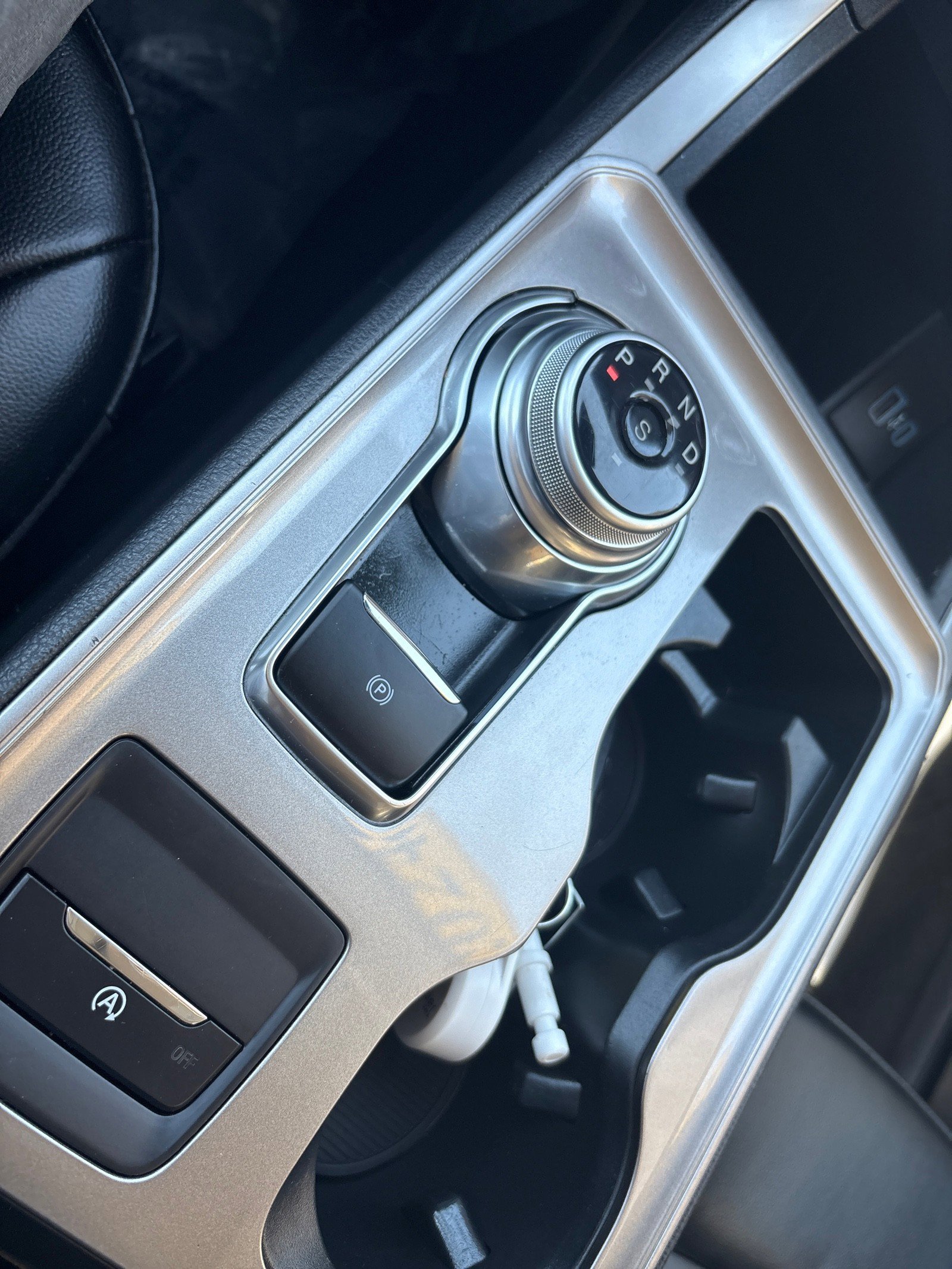 Used 2024 Ford Edge SEL image 17