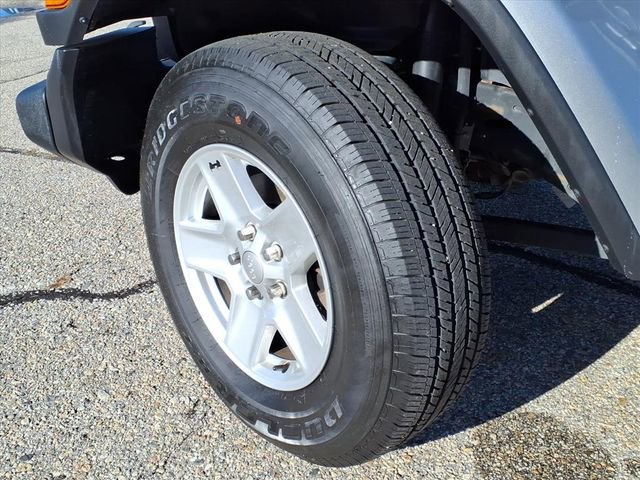 Used 2021 Jeep Gladiator Sport image 8