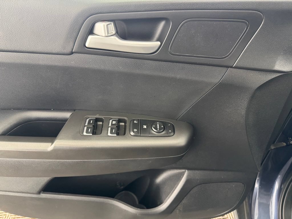 Used 2020 Kia Sportage LX FWD image 20