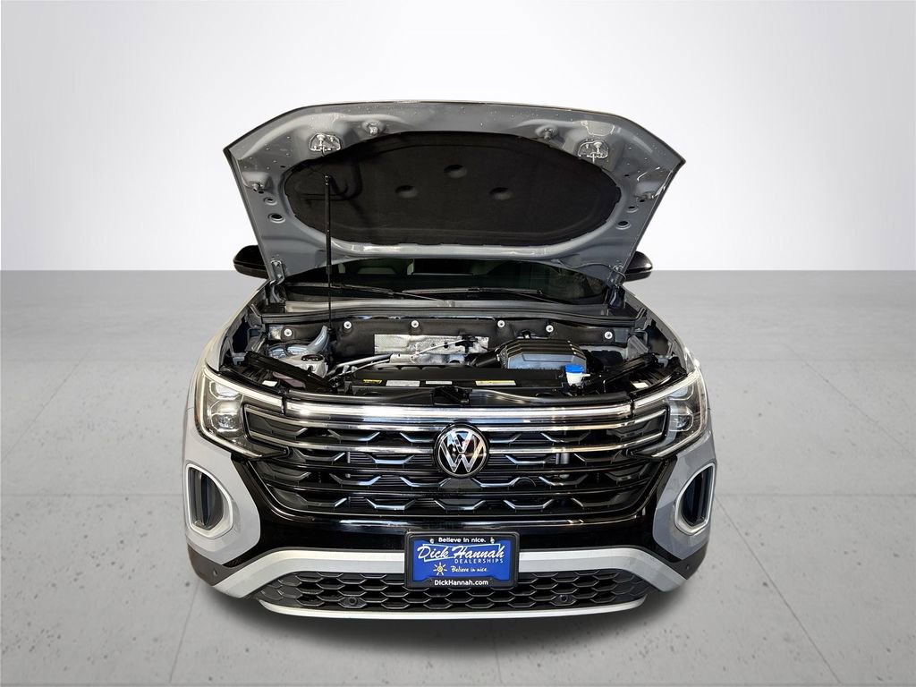 Certified 2025 Volkswagen Atlas Peak Edition SE image 22