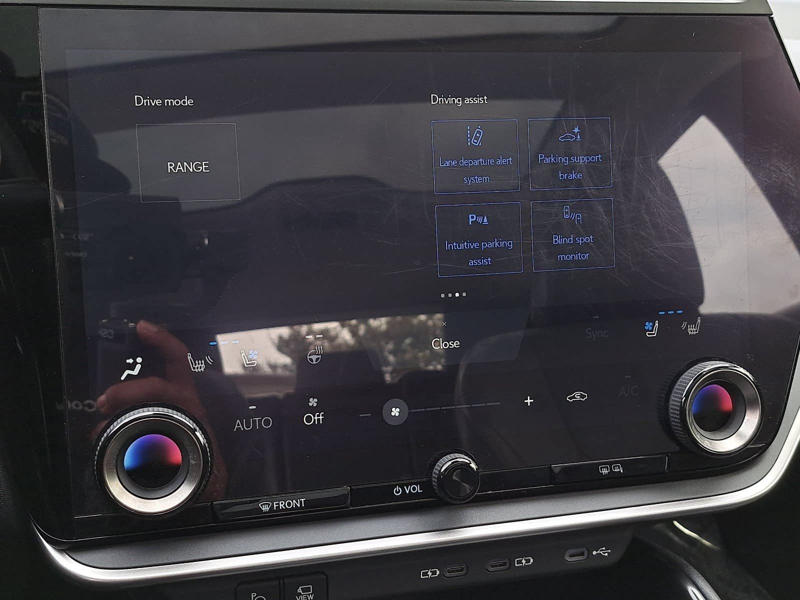 Used 2023 Lexus RZ 450e Premium w/ Technology Package AWD/4WD image 23