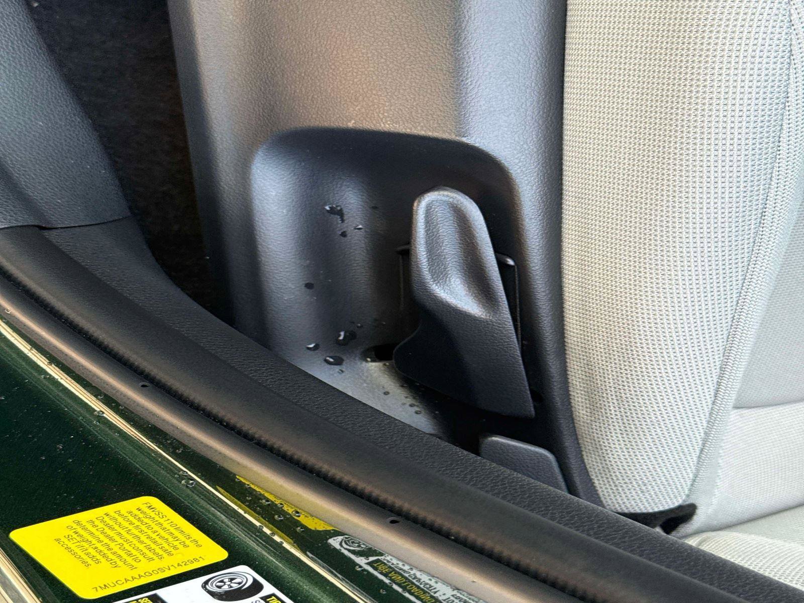 Used 2025 Toyota Corolla Cross LE image 18