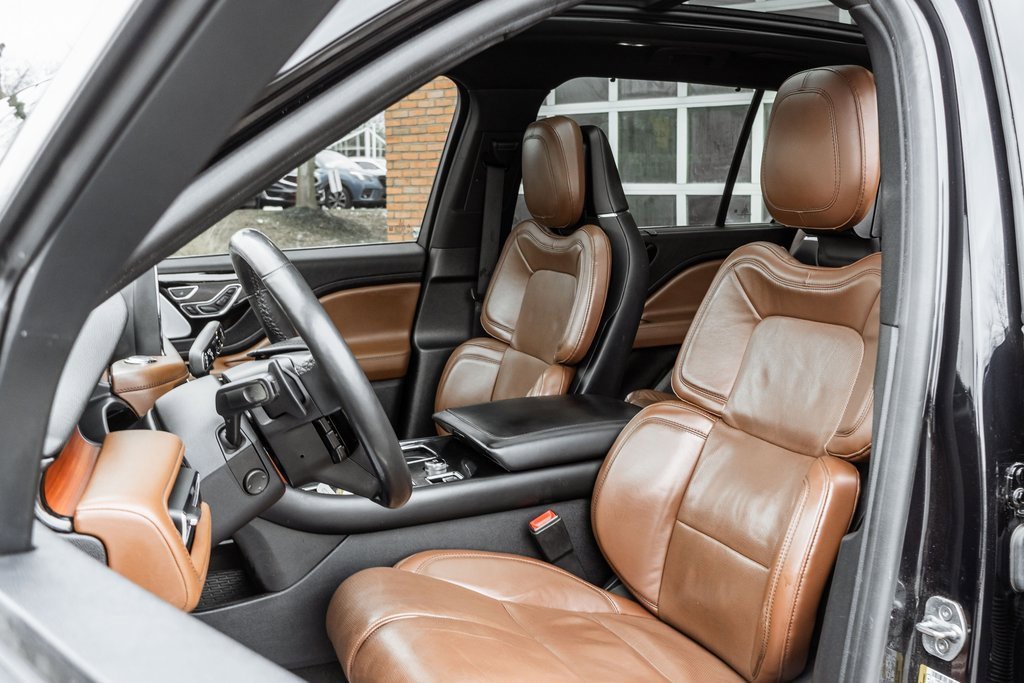 Used 2021 Lincoln Aviator Reserve w/ Equipment Group 202A image 7