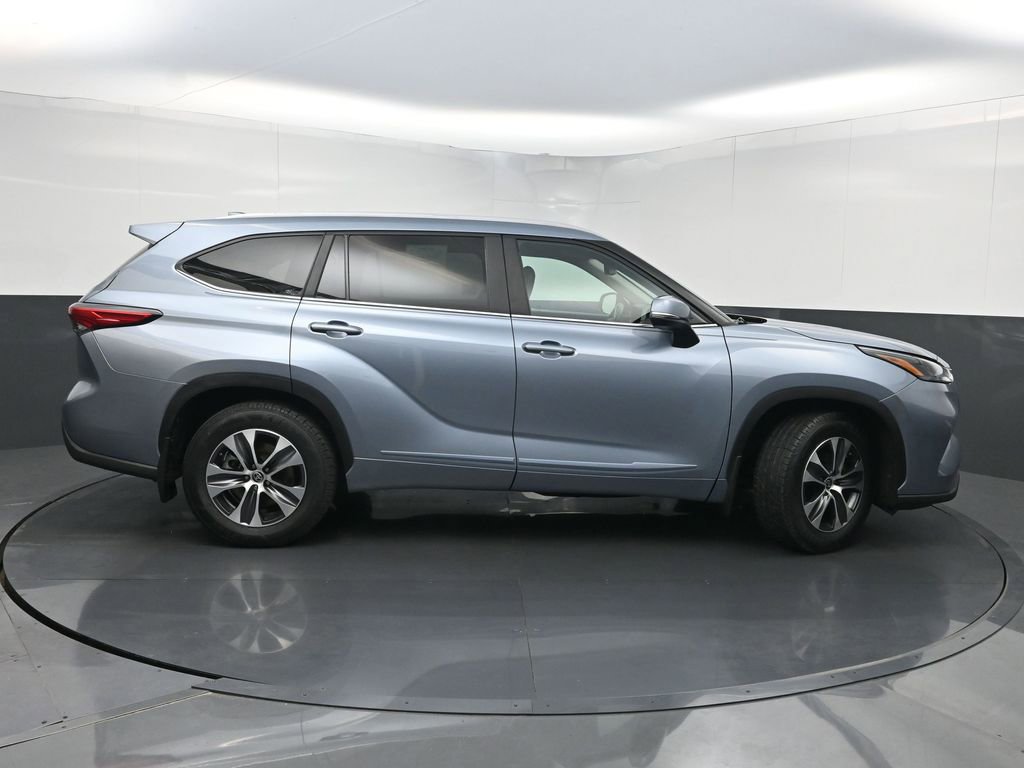 Used 2023 Toyota Highlander XLE image 43
