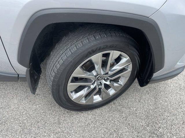 Used 2020 Toyota RAV4 XLE Premium AWD/4WD image 17