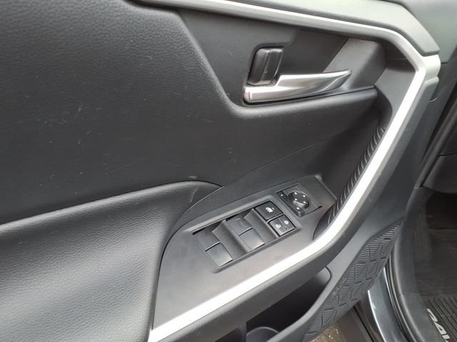 Used 2019 Toyota RAV4 XLE w/ Convenience Package AWD/4WD image 14