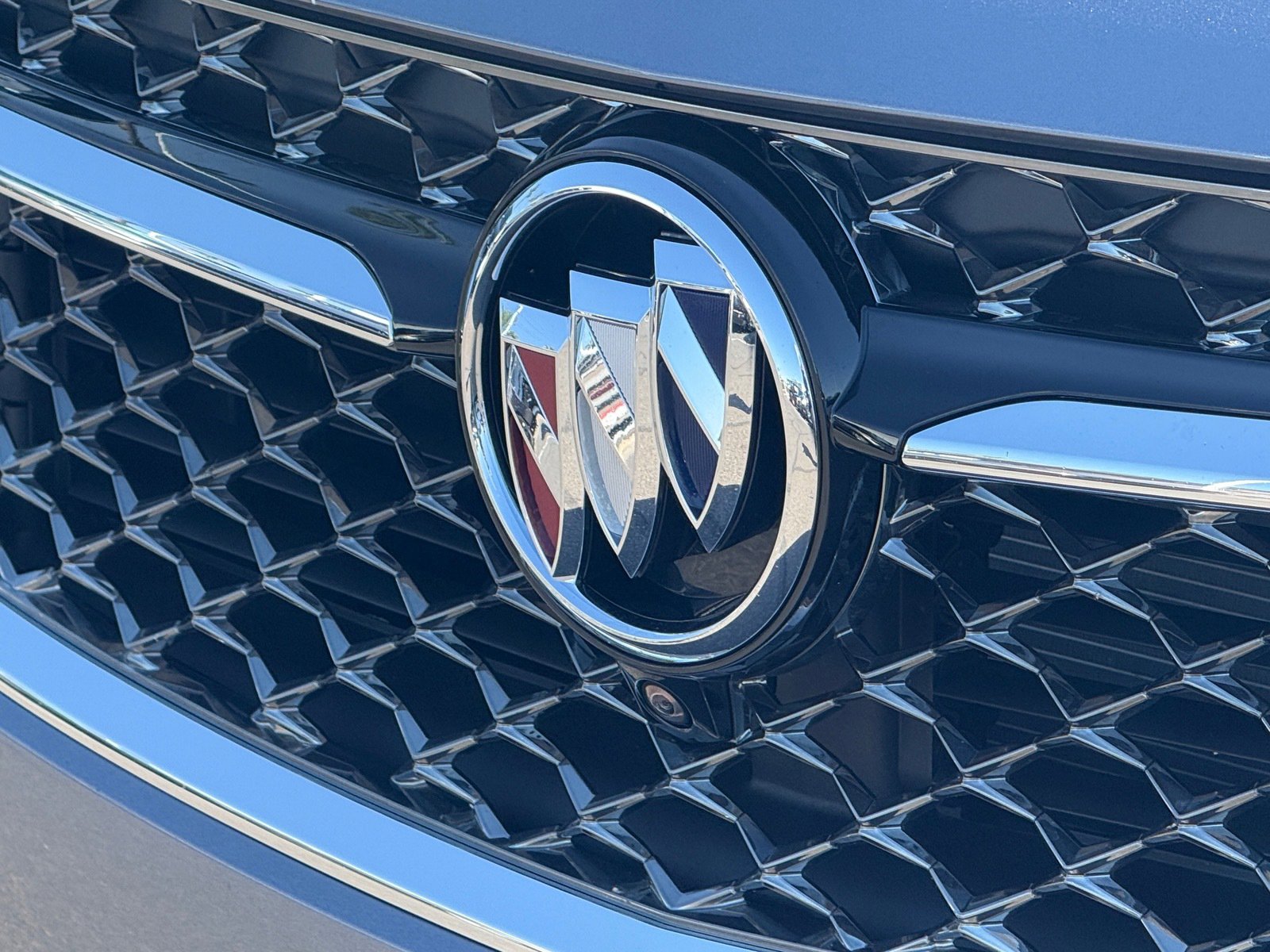 Used 2022 Buick Envision Avenir w/ Technology Package II FWD image 32
