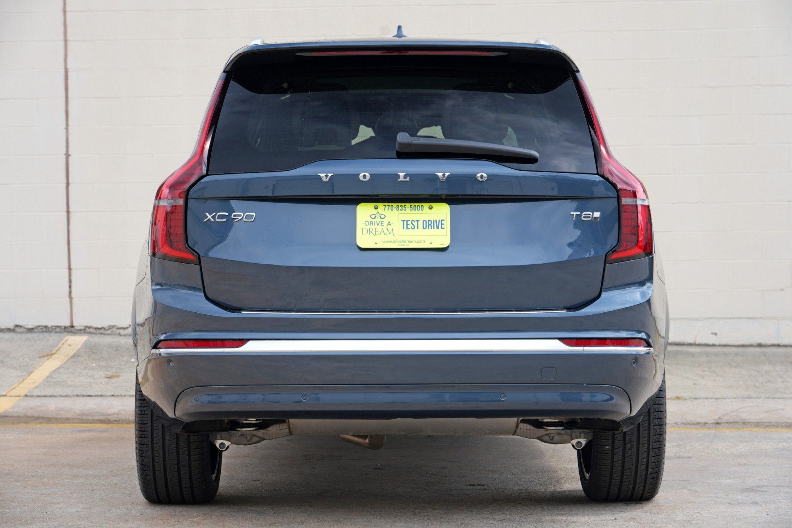 Used 2025 Volvo XC90 T8 Plus w/ Protection Package Premier AWD/4WD image 11