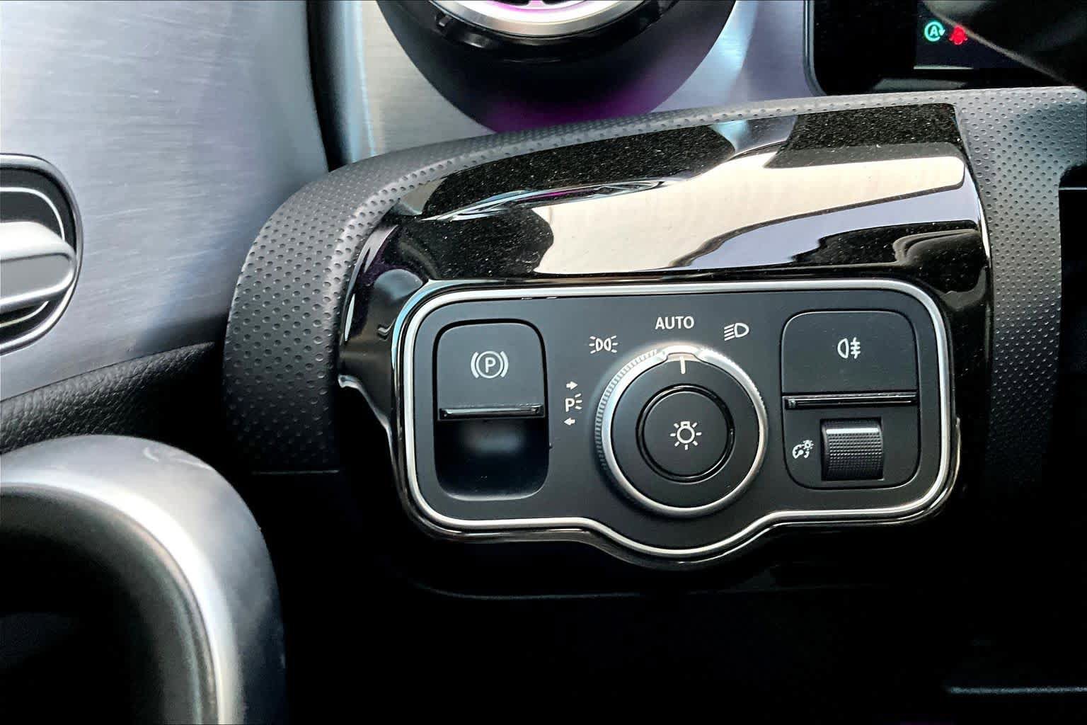 Certified 2022 Mercedes-Benz A 220 image 36