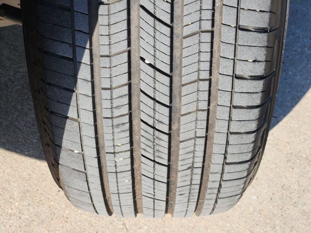 Used 2025 Jeep Grand Cherokee L Altitude RWD image 18