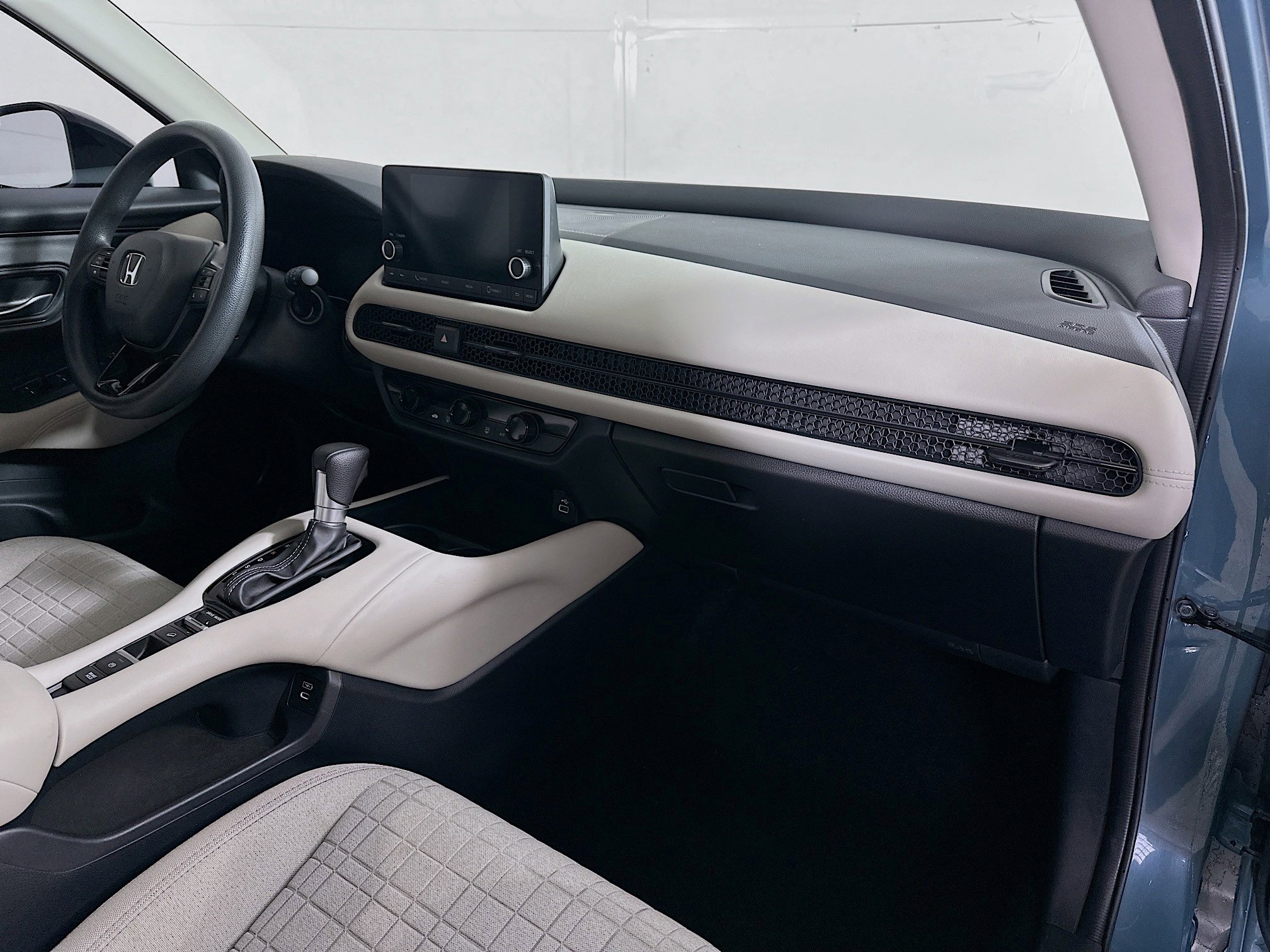 Certified 2024 Honda HR-V LX image 27