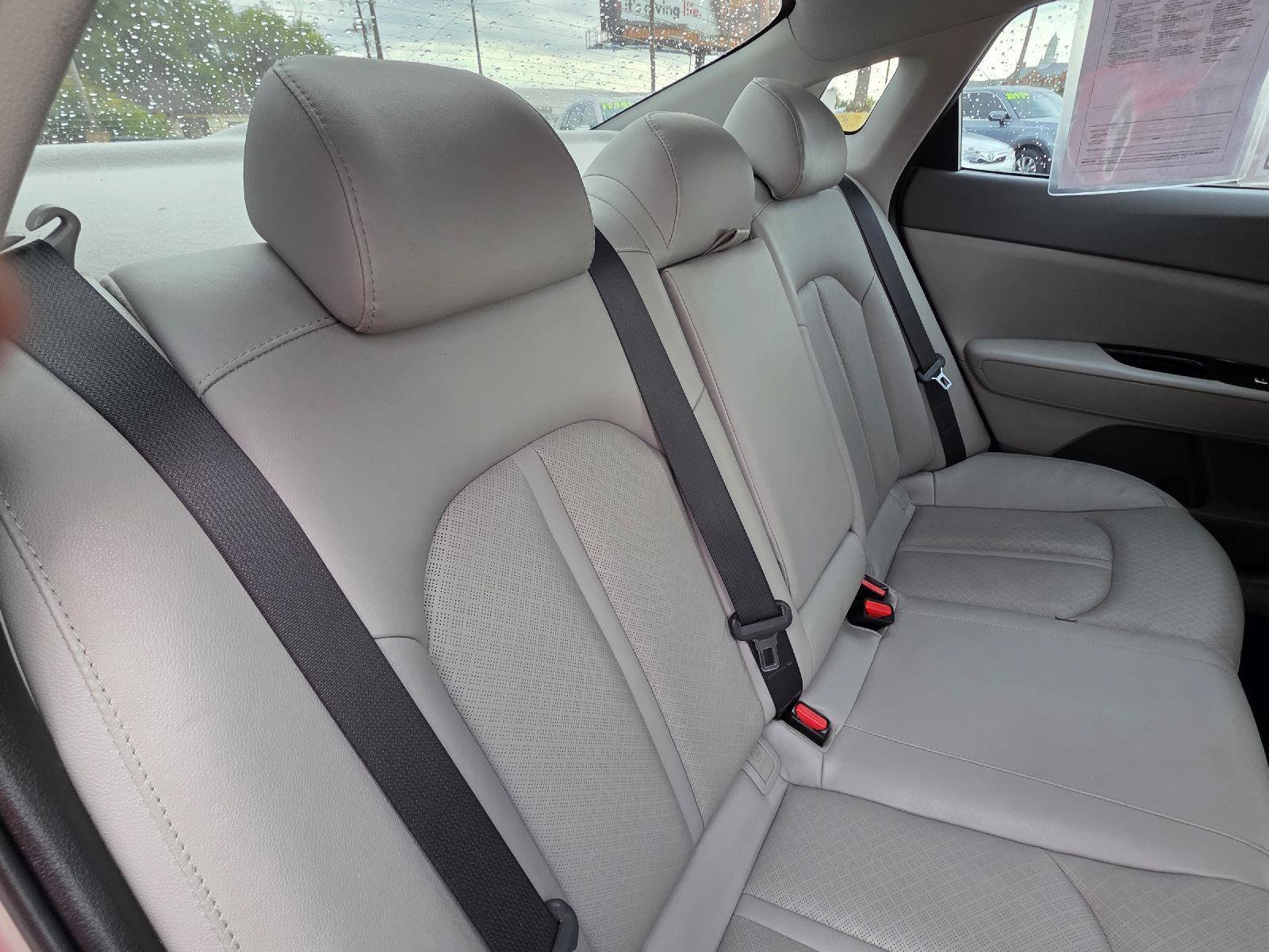 Used 2017 Kia Optima EX w/ Premium Package FWD image 31