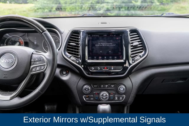 Used 2019 Jeep Cherokee Overland w/ Technology Group AWD/4WD image 30