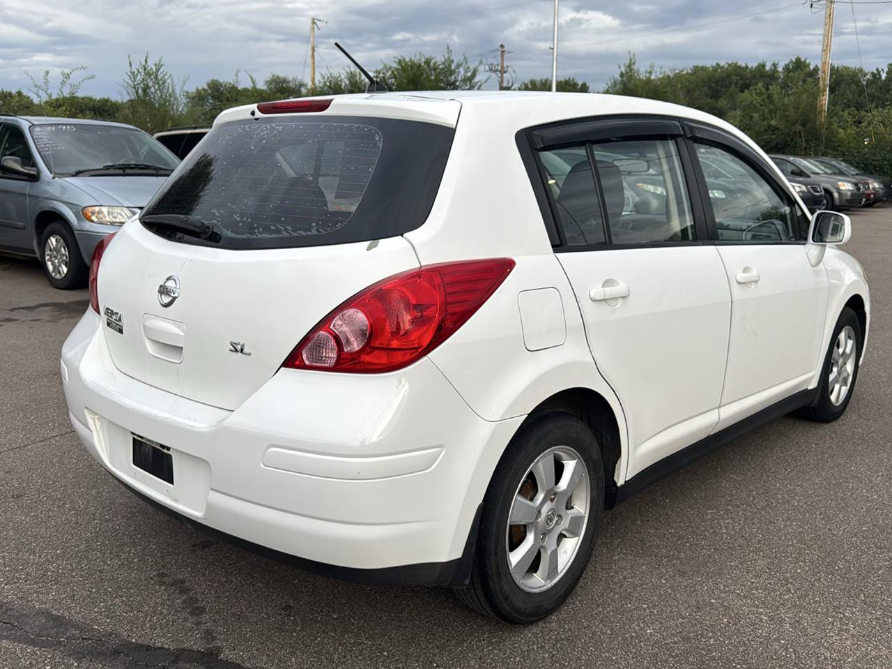 Used 2007 Nissan Versa Hatchback FWD image 5